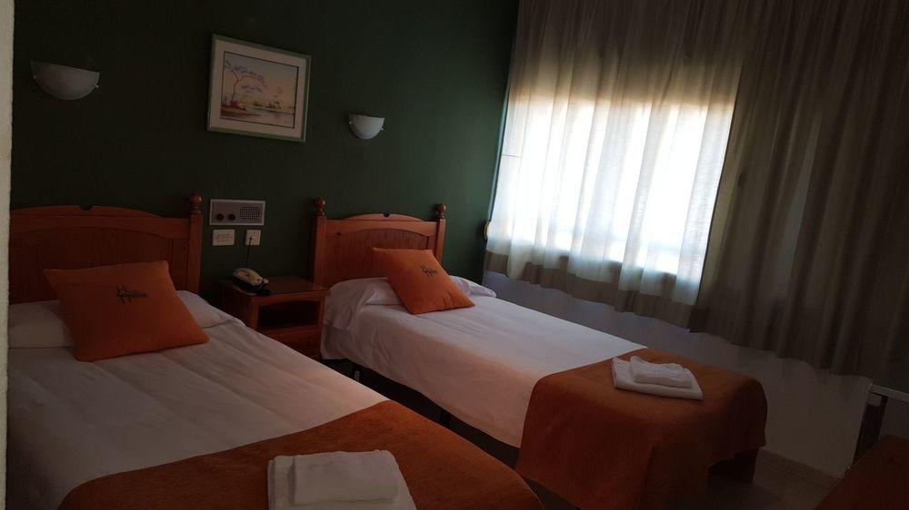 Oyo Hotel Costa Andaluza 모트릴 외부 사진